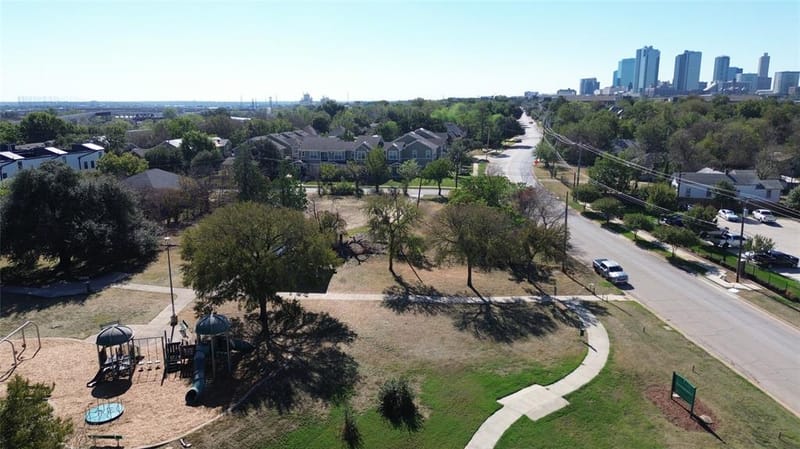 1013 Poindexter Street, Fort Worth TX 76102 - Photo 34