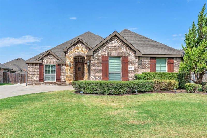 203 Cambridge Street, Waxahachie TX 75165