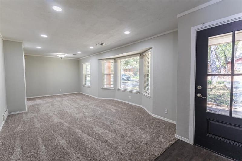 7540 Monterrey Drive, Fort Worth TX 76112 - Photo 10
