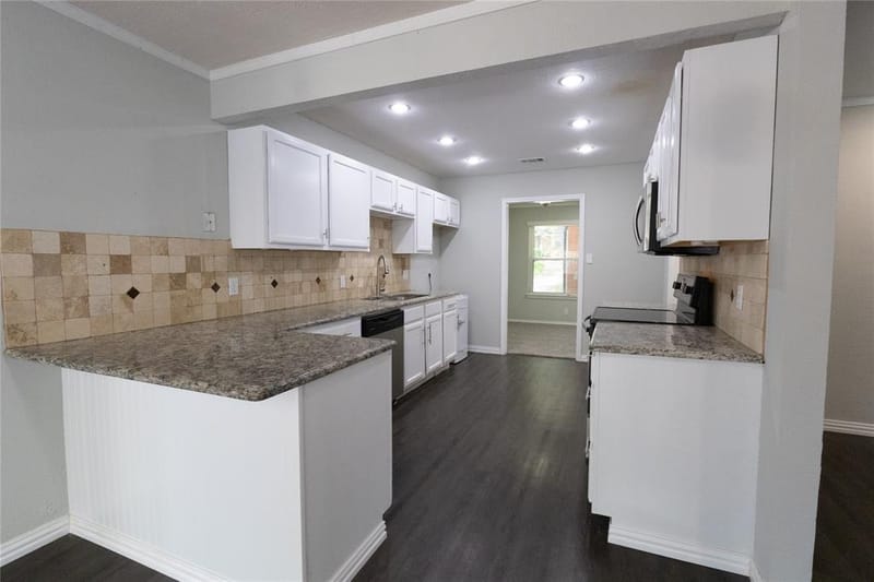 7540 Monterrey Drive, Fort Worth TX 76112 - Photo 8