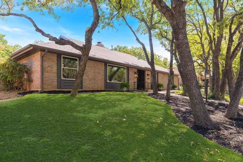 2844 Hurstview Drive, Hurst TX 76054 - Photo 2