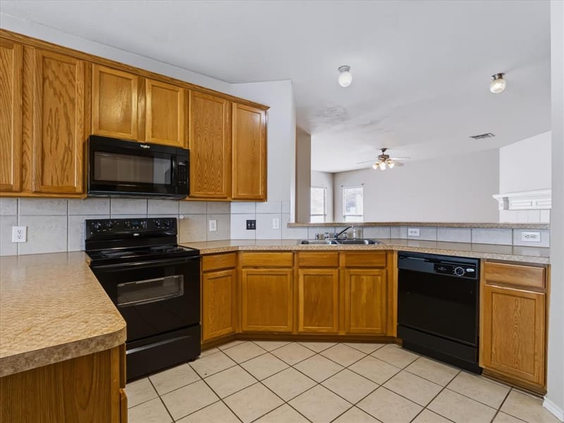 1618 Mary Lane, Providence Village TX 76227 - Photo 10