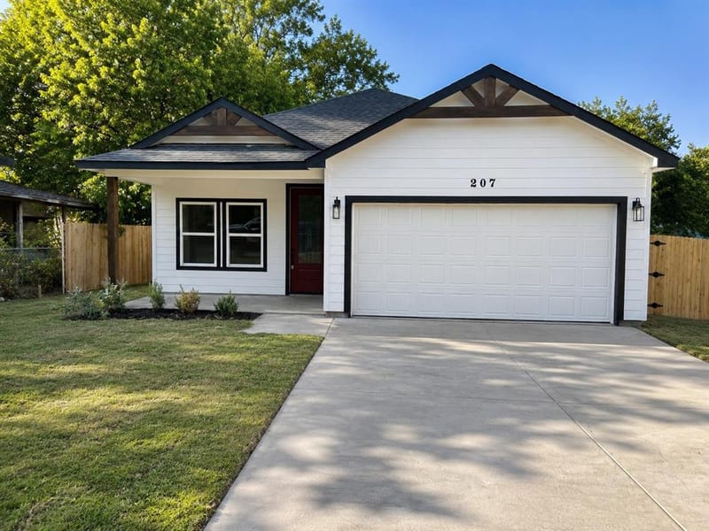 207 Cotton Street, Alvarado TX 76009