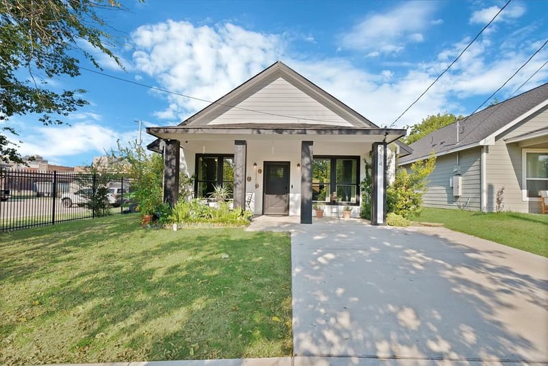 2214 Gordon Street, Greenville TX 75401