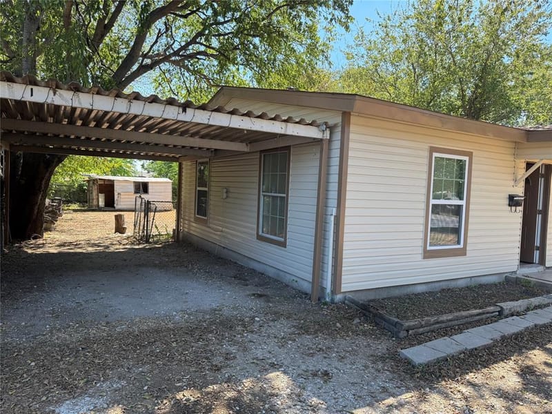 4040 Runnels Street, Fort Worth TX 76106 - Photo 9