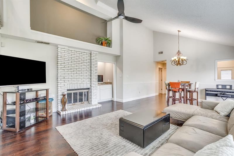 1307 Oriental Avenue, Arlington TX 76011 - Photo 3