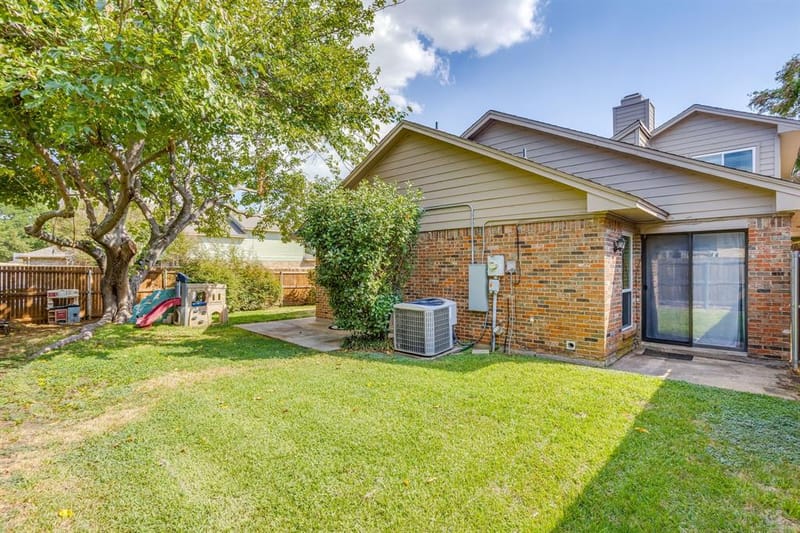 1307 Oriental Avenue, Arlington TX 76011 - Photo 8