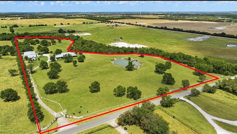 11918 Riek Road, Krum TX 76249 - Photo 3