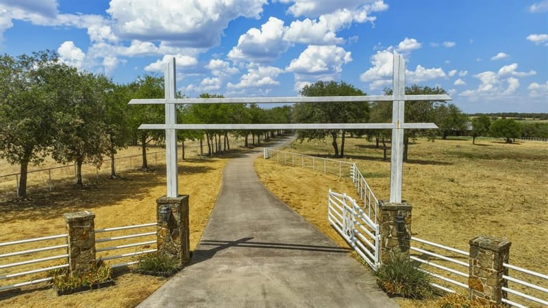 11918 Riek Road, Krum TX 76249