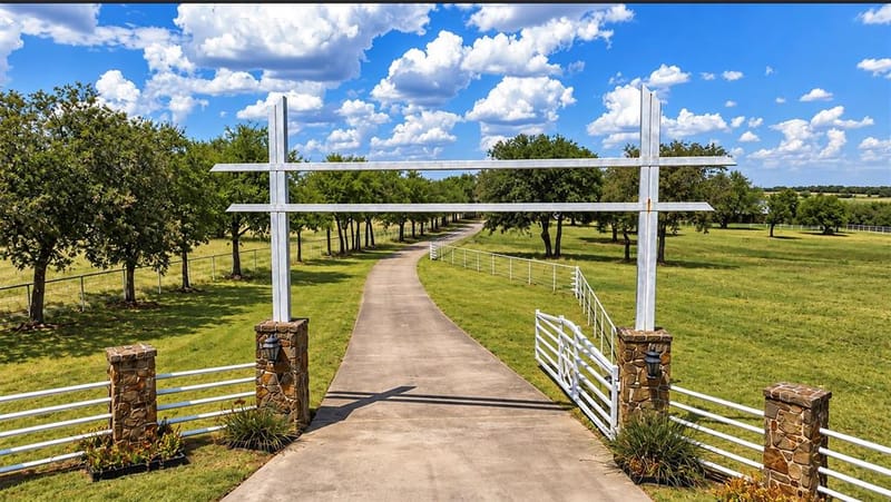 11918 Riek Road, Krum TX 76249 - Photo 5