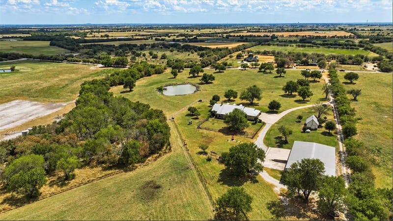 11918 Riek Road, Krum TX 76249 - Photo 39