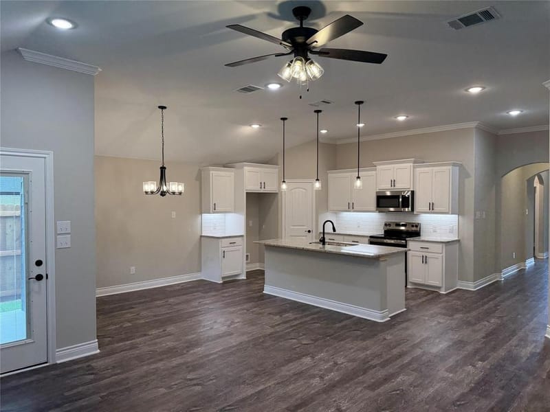 1305 Brad Kellar Drive, Greenville TX 75402 - Photo 7