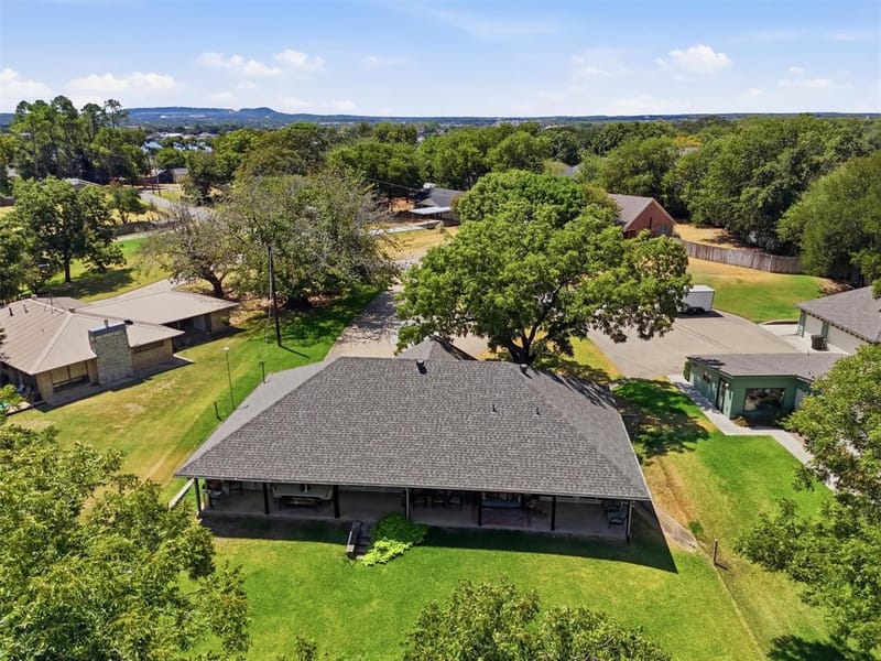 630 E Bridge Street, Granbury TX 76048 - Photo 31