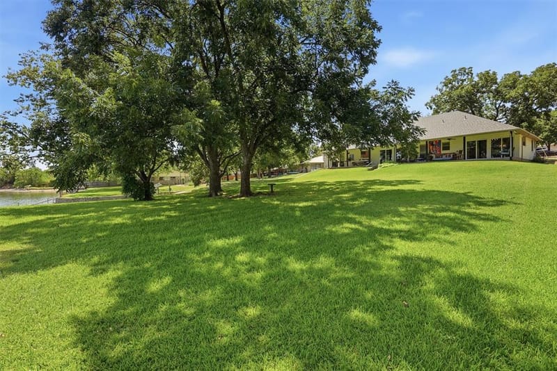 630 E Bridge Street, Granbury TX 76048 - Photo 25