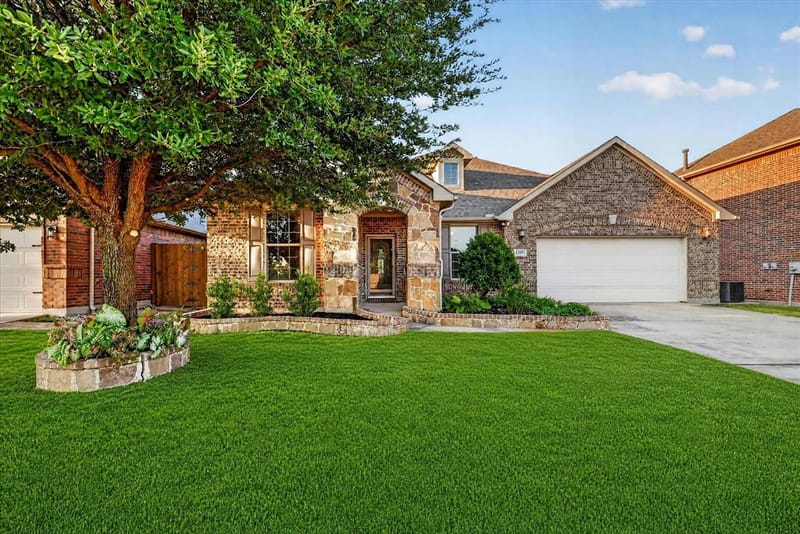 1309 Mesa Crest Drive, Fort Worth TX 76052 - Photo 2