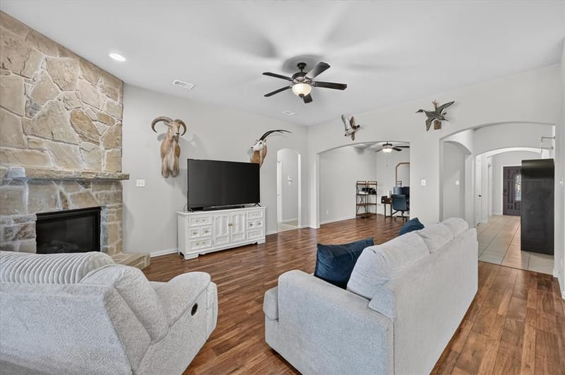1309 Mesa Crest Drive, Fort Worth TX 76052 - Photo 4