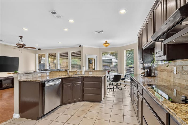 901 Brittany Drive, Lewisville TX 75067 - Photo 12