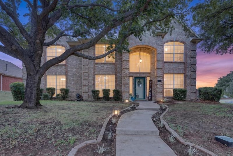 901 Brittany Drive, Lewisville TX 75067