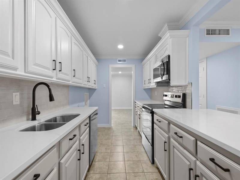 2033 Lymington Road, Carrollton TX 75007 - Photo 8