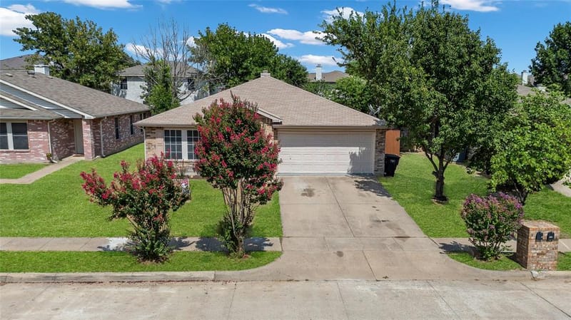 5132 Bedfordshire Drive, Fort Worth TX 76135
