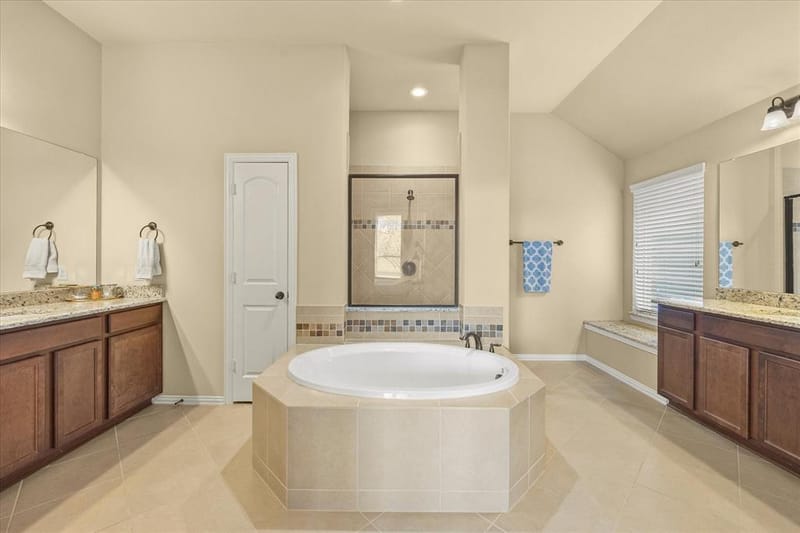 6525 Day Farm Court, Rowlett TX 75089 - Photo 9