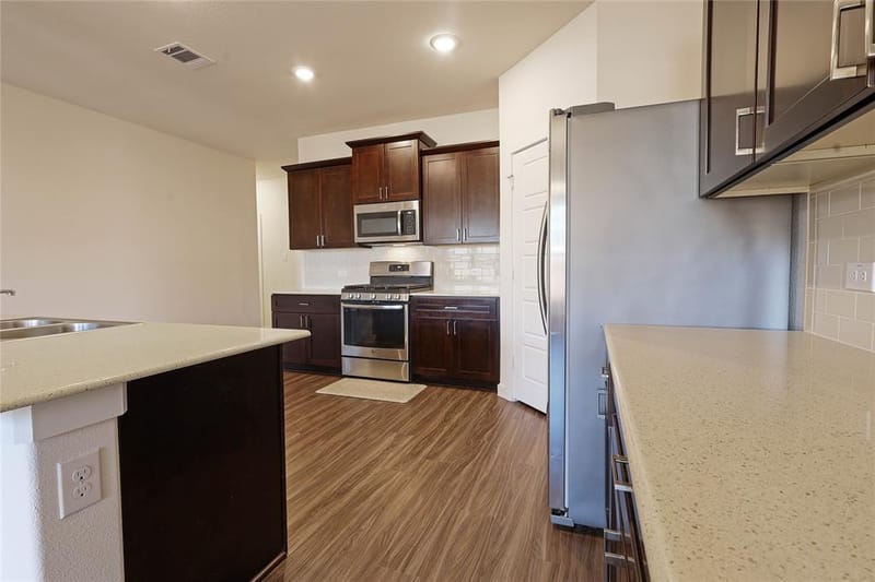 512 Mccoy Drive, Van Alstyne TX 75495 - Photo 7
