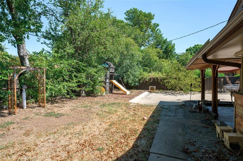 1423 W Shields Drive, Sherman TX 75092 - Photo 16
