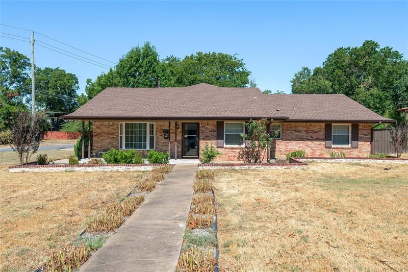 1423 W Shields Drive, Sherman TX 75092