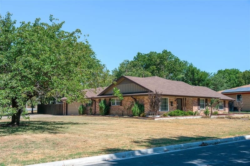 1423 W Shields Drive, Sherman TX 75092 - Photo 9