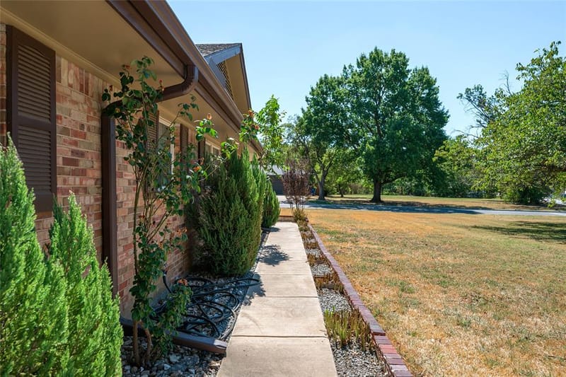 1423 W Shields Drive, Sherman TX 75092 - Photo 10