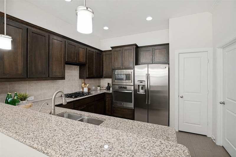 1046 Lone Ivory Trail, Arlington TX 76005 - Photo 13