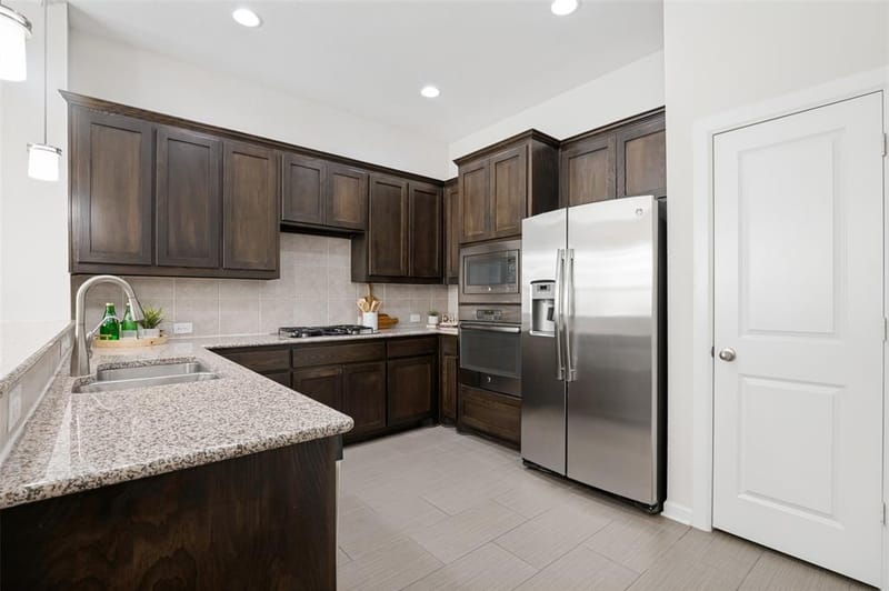 1046 Lone Ivory Trail, Arlington TX 76005 - Photo 12