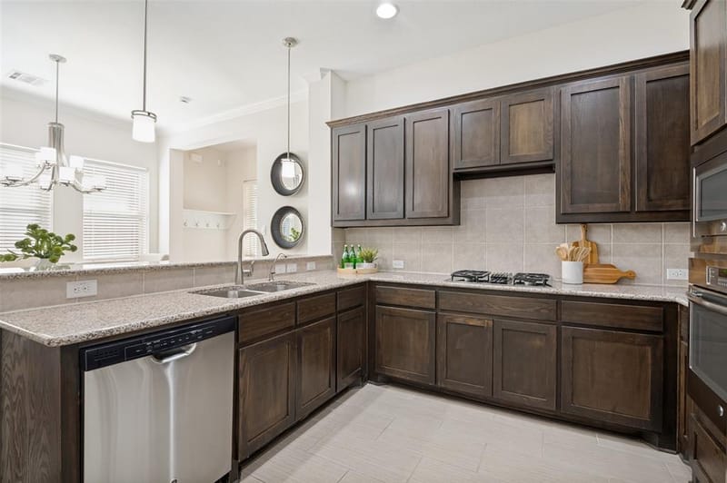 1046 Lone Ivory Trail, Arlington TX 76005 - Photo 9