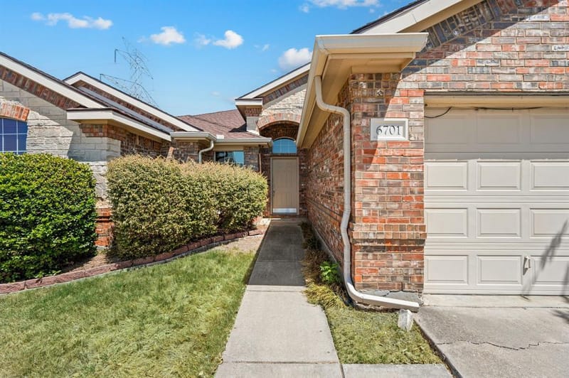 6701 Terrace Glen Drive, Arlington TX 76002 - Photo 2