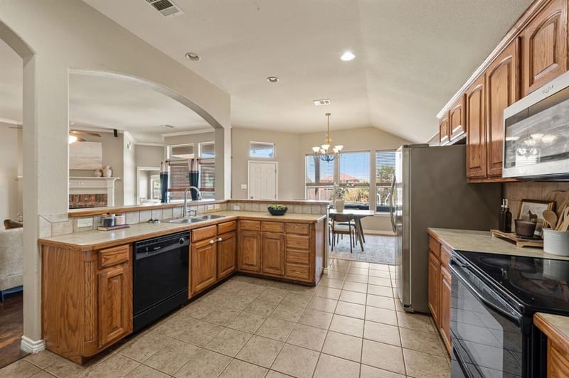 6701 Terrace Glen Drive, Arlington TX 76002 - Photo 9