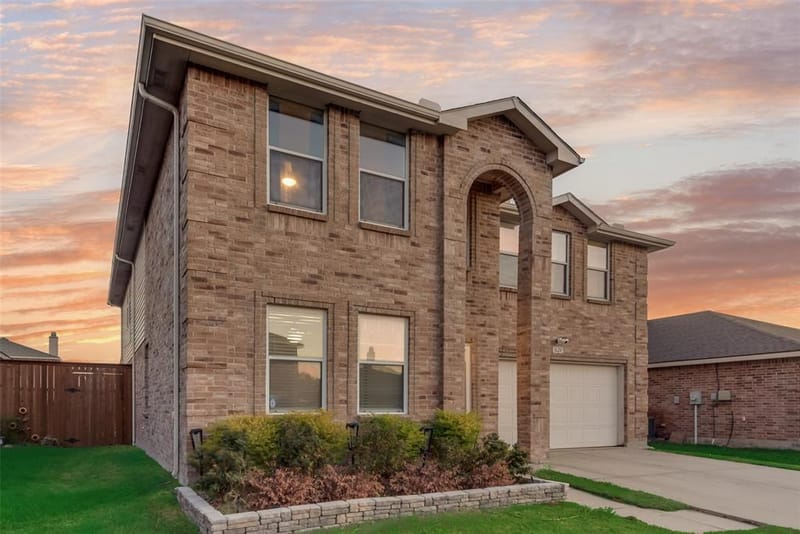 1620 Rialto Way, Fort Worth TX 76247 - Photo 2