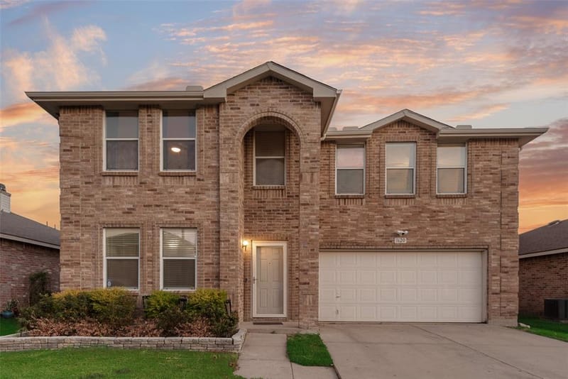 1620 Rialto Way, Fort Worth TX 76247