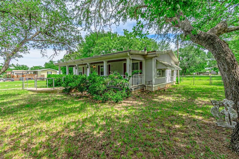 3007 Tanglewood Drive, Granbury TX 76048