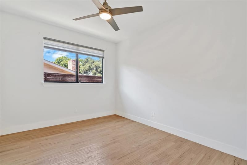 10827 Wallbrook Drive, Dallas TX 75238 - Photo 24