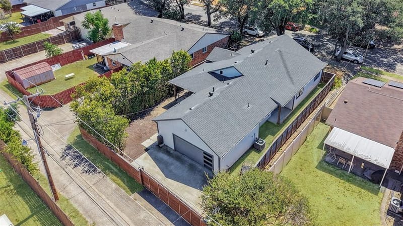 10827 Wallbrook Drive, Dallas TX 75238 - Photo 31
