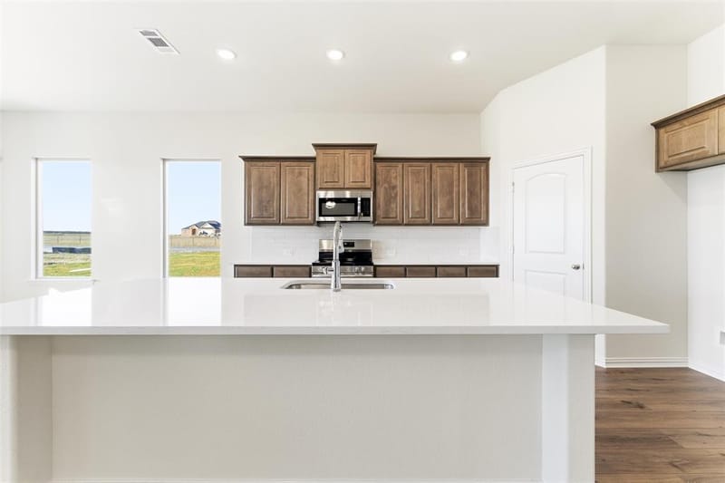 1030 County Road 200, Valley View TX 76272 - Photo 18