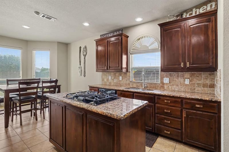 10041 Red Bluff Lane, Fort Worth TX 76177 - Photo 8