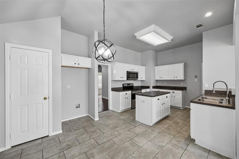 616 Kari Anne Lane, DeSoto TX 75115 - Photo 13