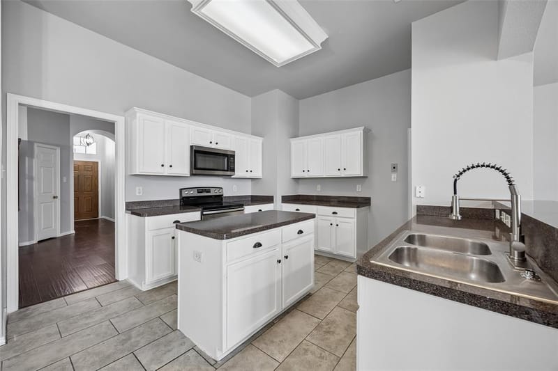 616 Kari Anne Lane, DeSoto TX 75115 - Photo 10