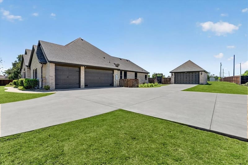 2000 Adams Lane S, Azle TX 76020 - Photo 31