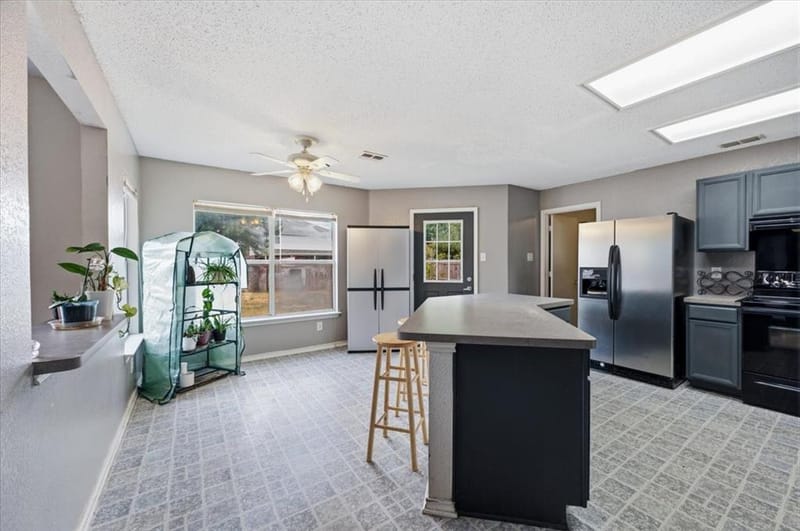 7207 Port Phillip Drive, Arlington TX 76002 - Photo 9