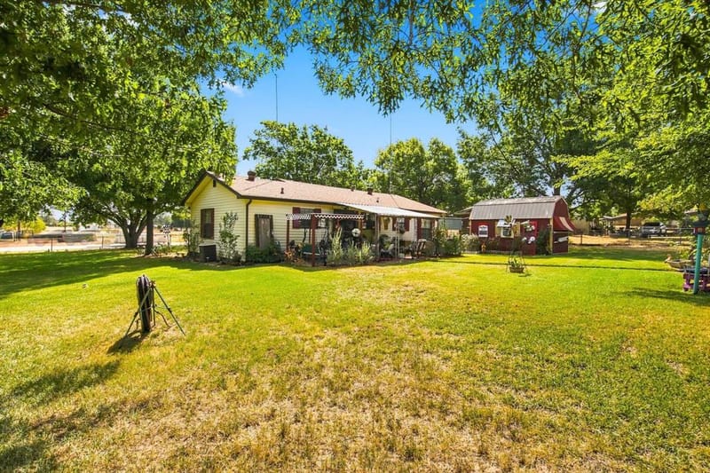 1561 Fm 1816, Bowie TX 76230 - Photo 24
