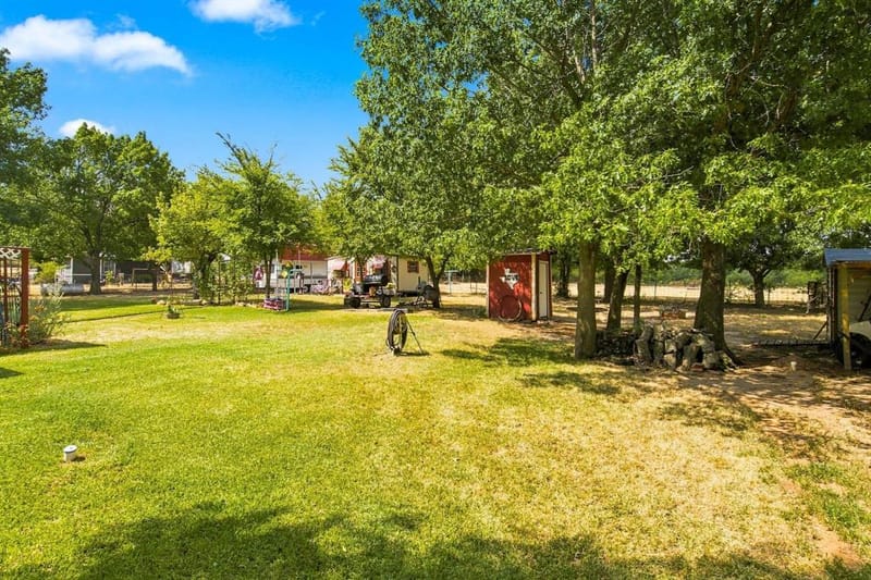 1561 Fm 1816, Bowie TX 76230 - Photo 25