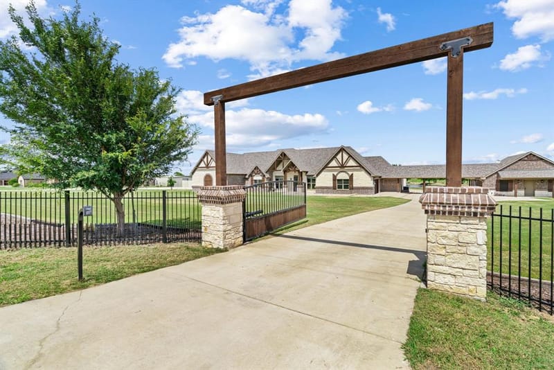 12190 Marion Road, Sanger TX 76266 - Photo 6