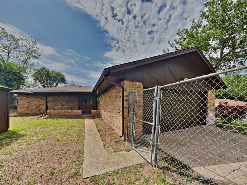 822 Cambridge Place, Grand Prairie TX 75051 - Photo 15